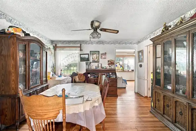 Listing Photo 12