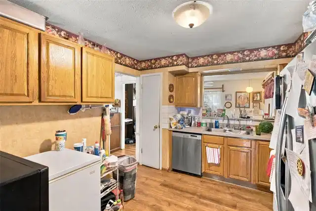 Listing Photo 16