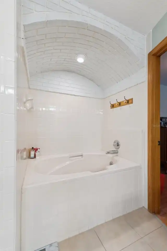 Listing Photo 13