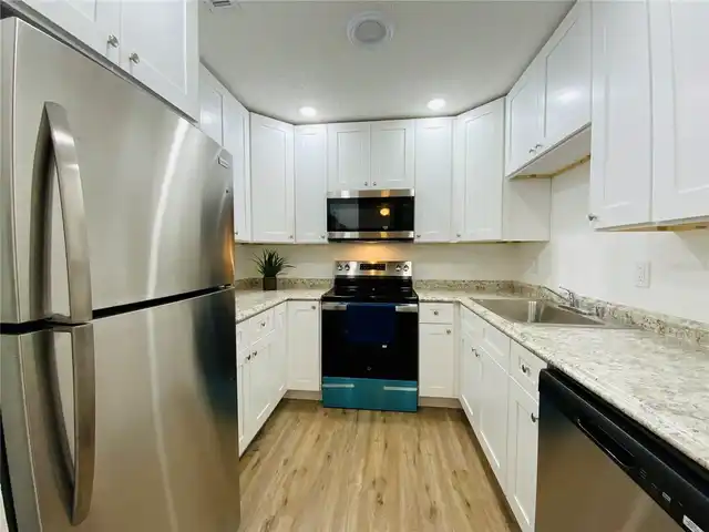 Listing Photo 9