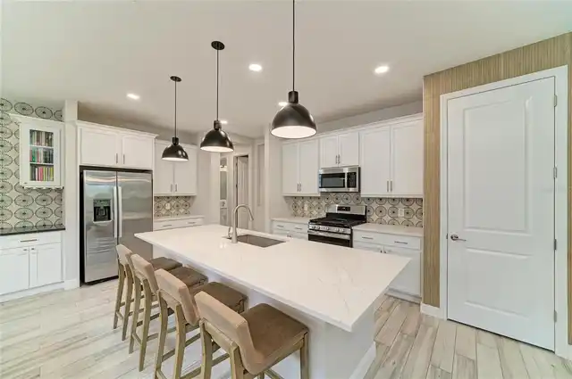 Listing Photo 17