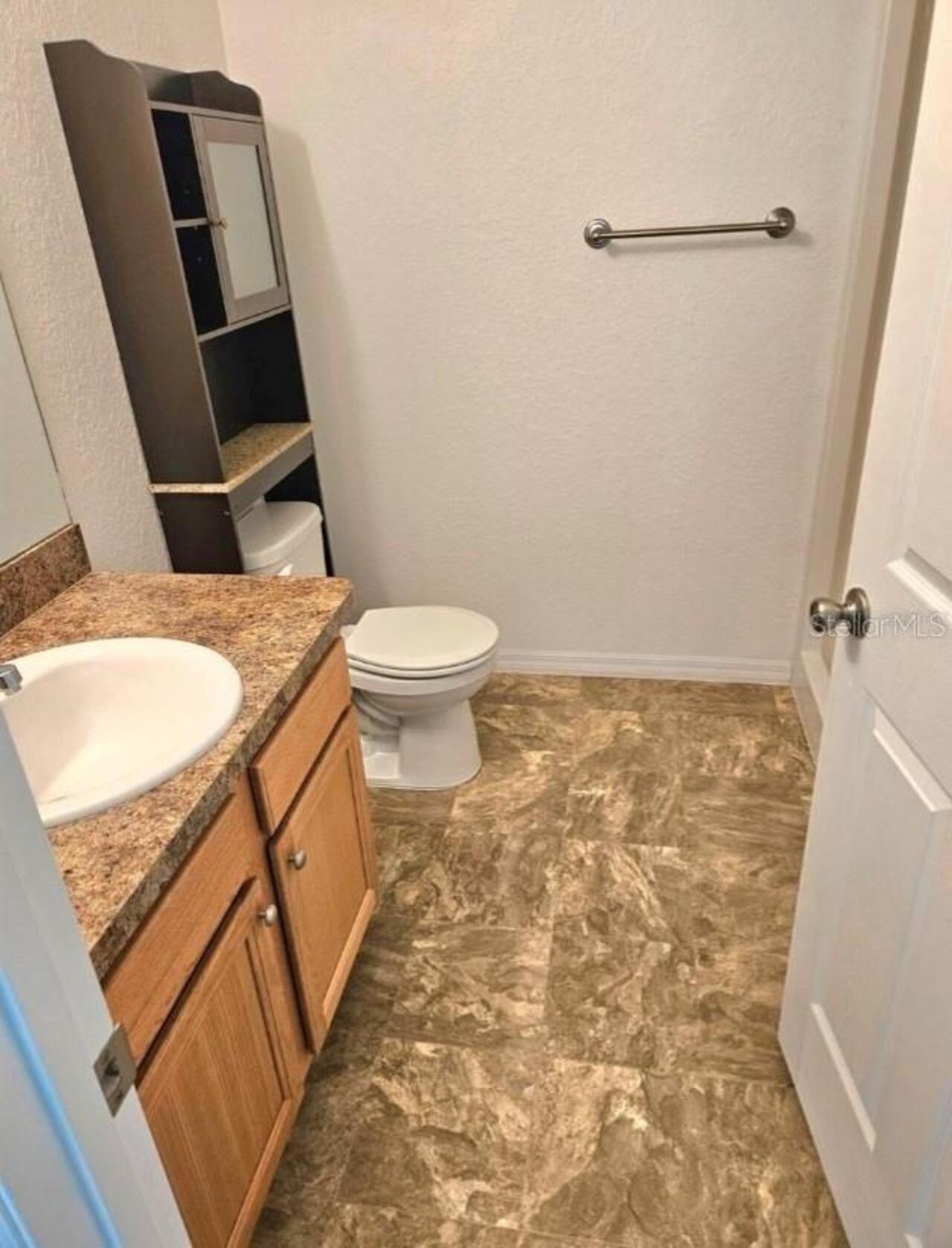 Listing Photo 8