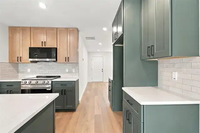 Listing Photo 17