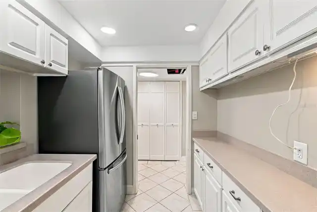 Listing Photo 8