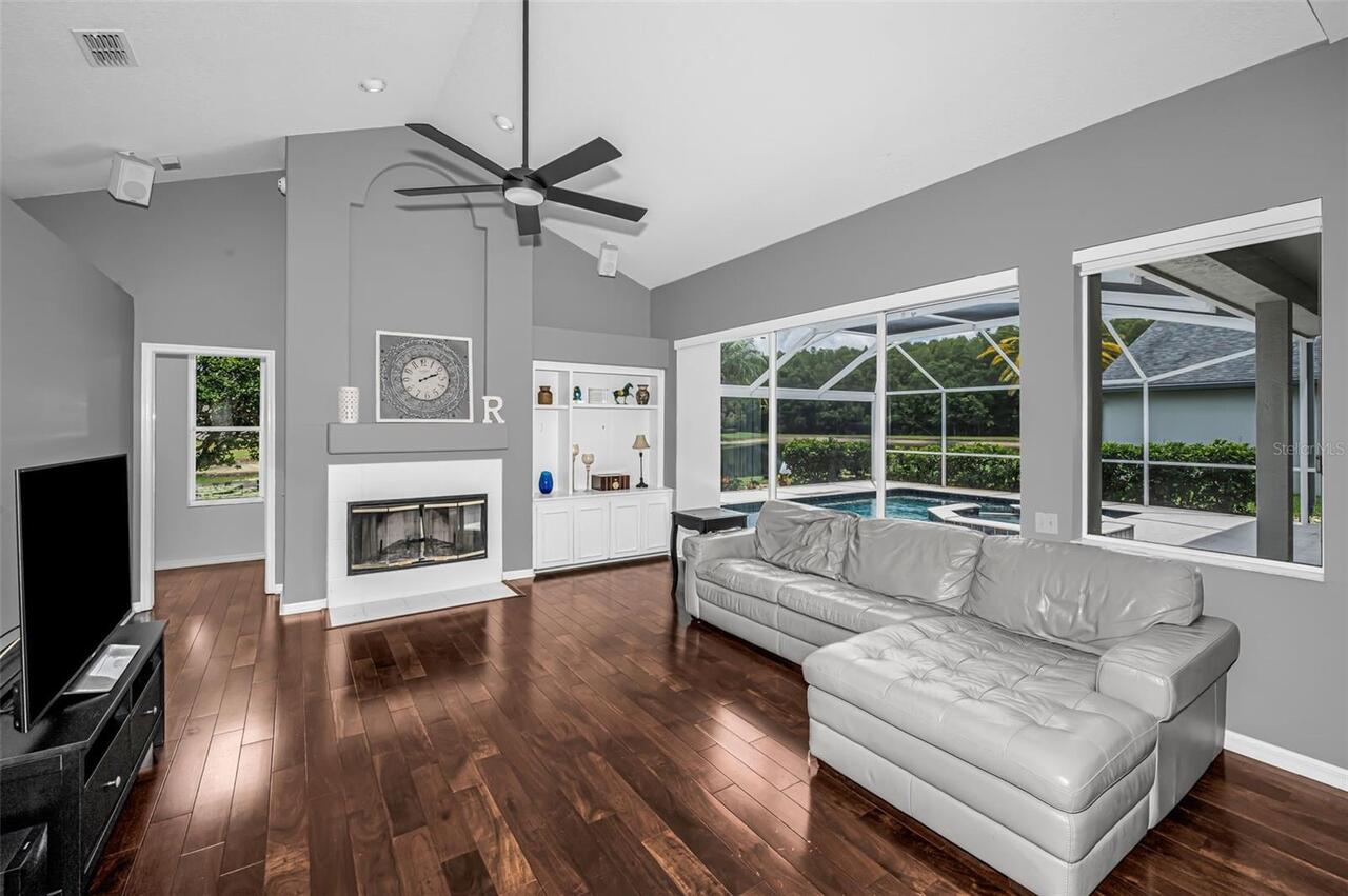Listing Photo 12