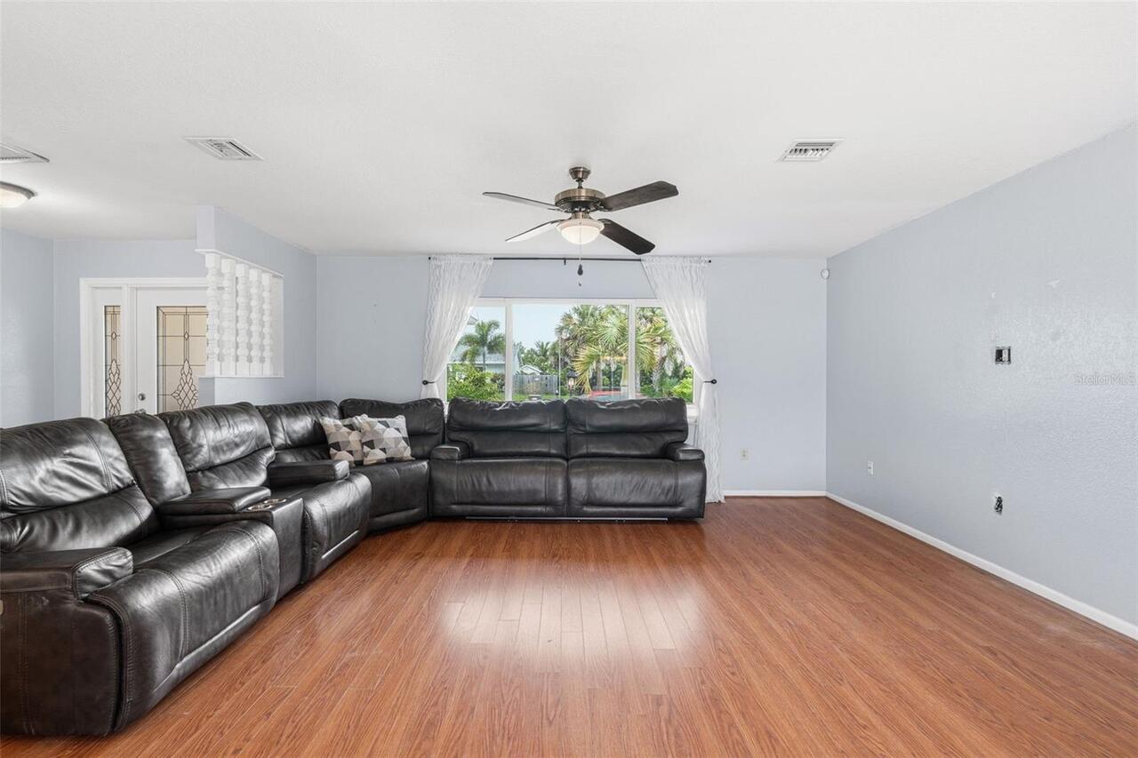 Listing Photo 7
