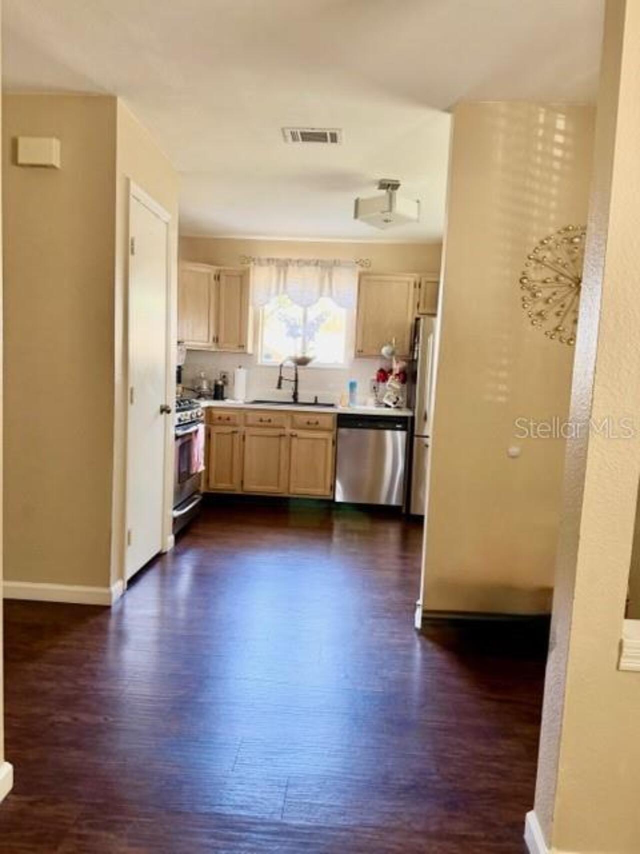 Listing Photo 8