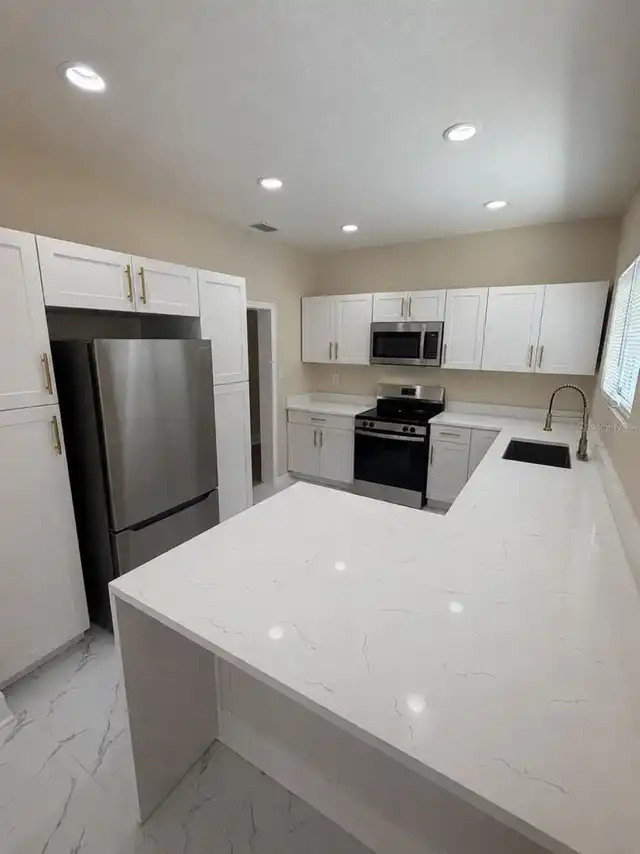 Listing Photo 10