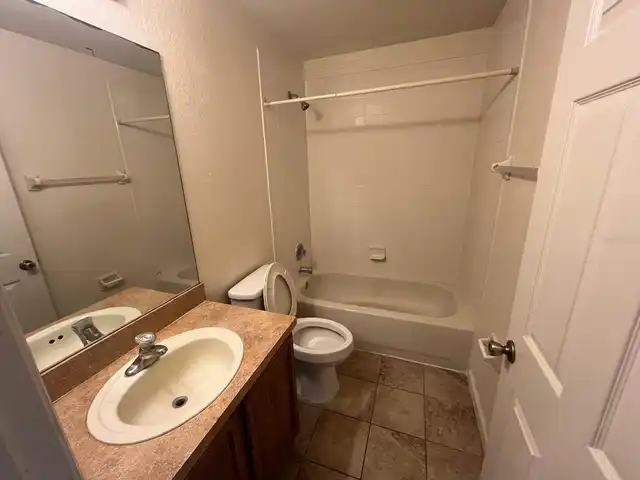 Listing Photo 11