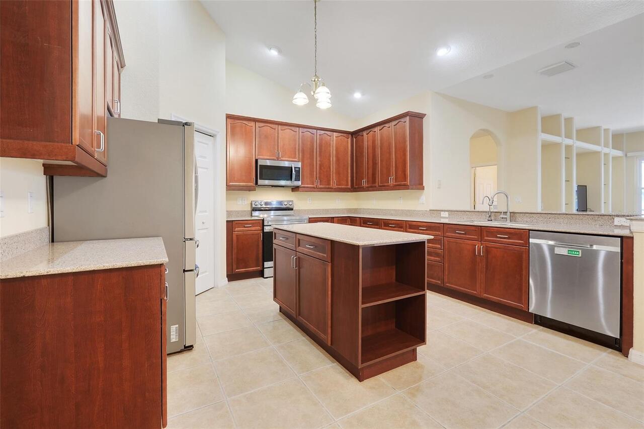 Listing Photo 12