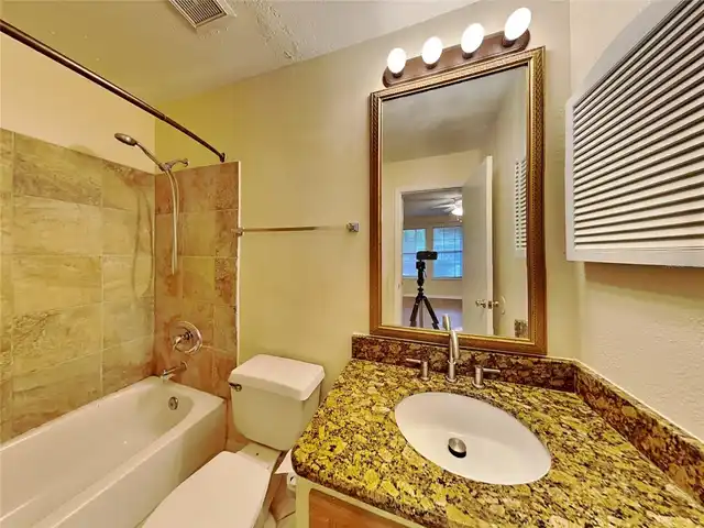 Listing Photo 10
