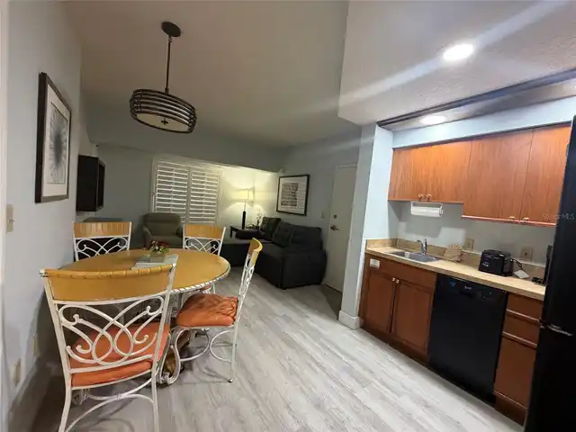 Listing Photo 8