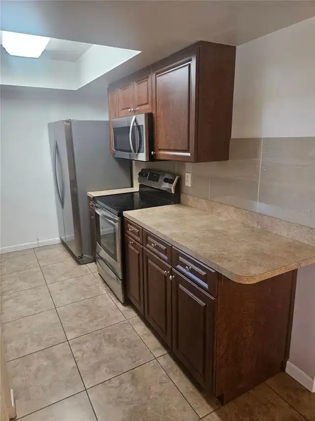 Listing Photo 9