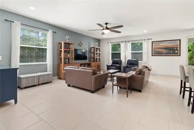 Listing Photo 8