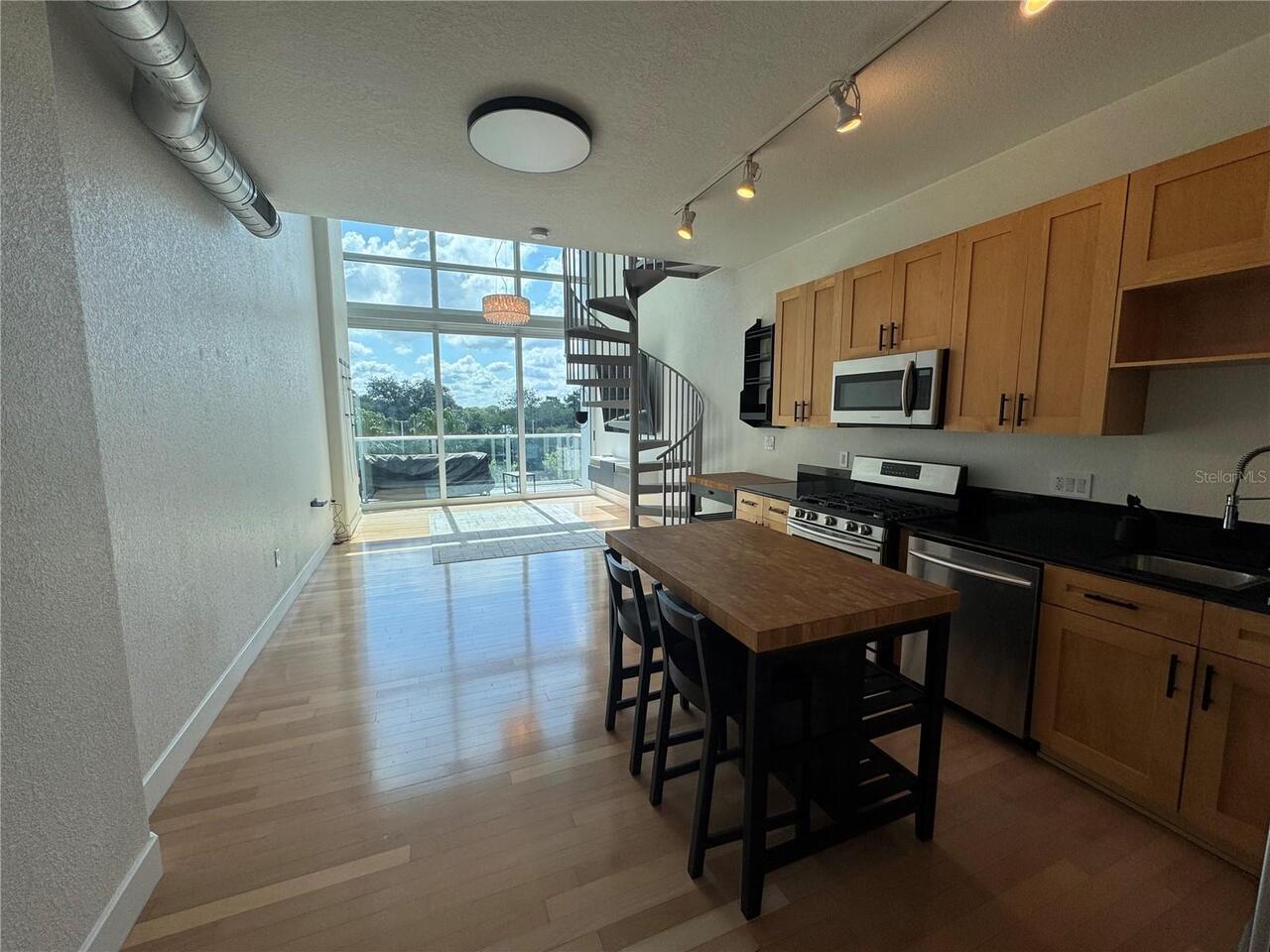 Listing Photo 12