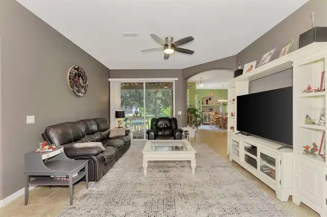 Listing Photo 10