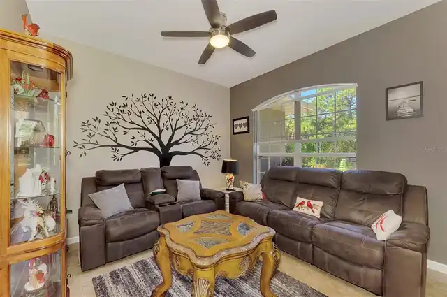 Listing Photo 14