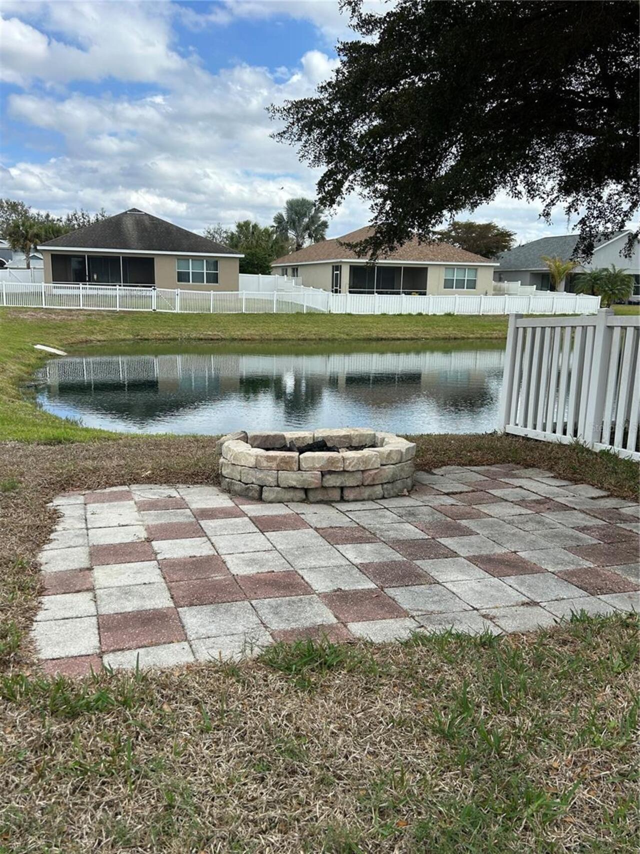 Listing Photo 12