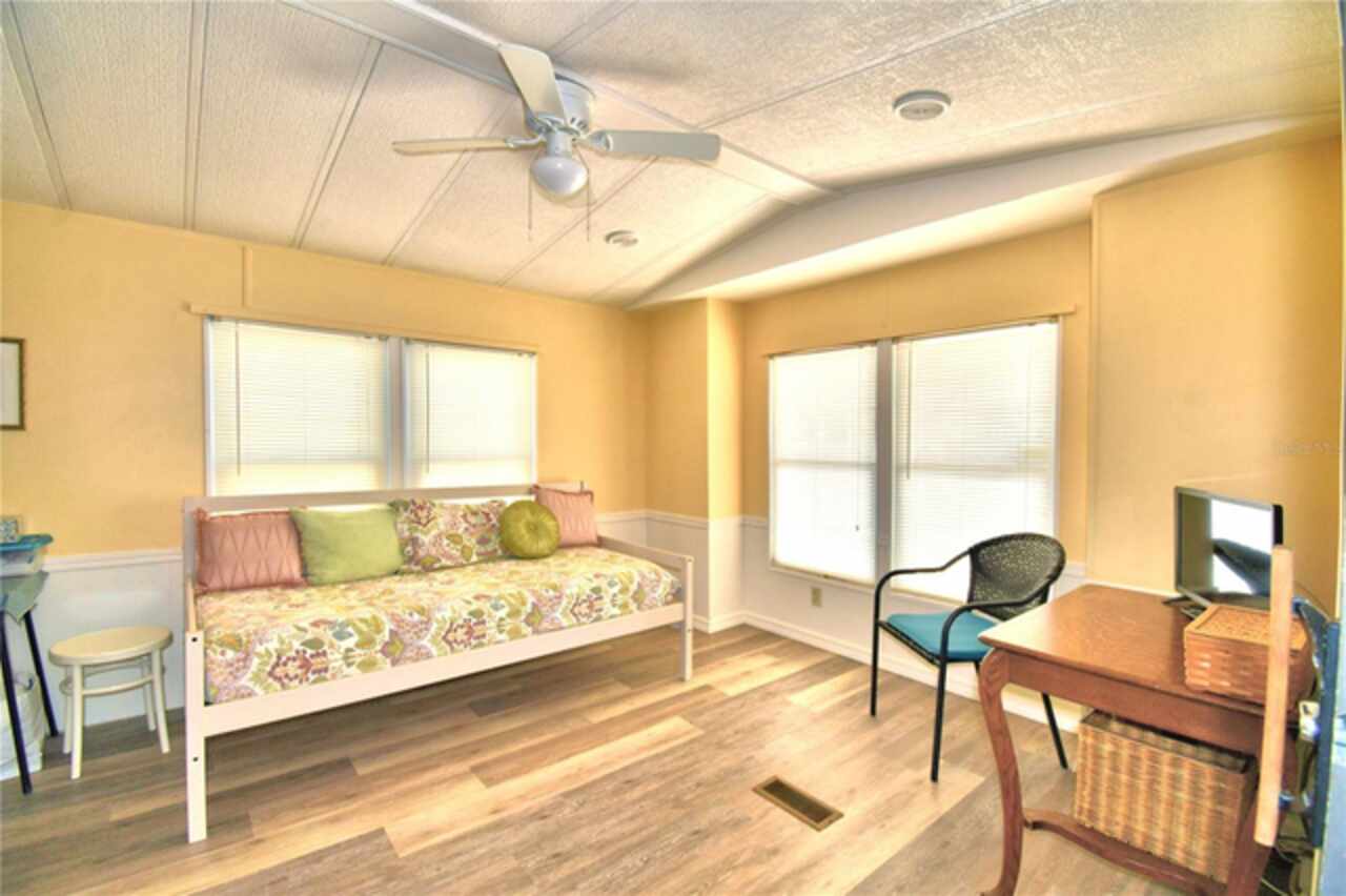 Listing Photo 9