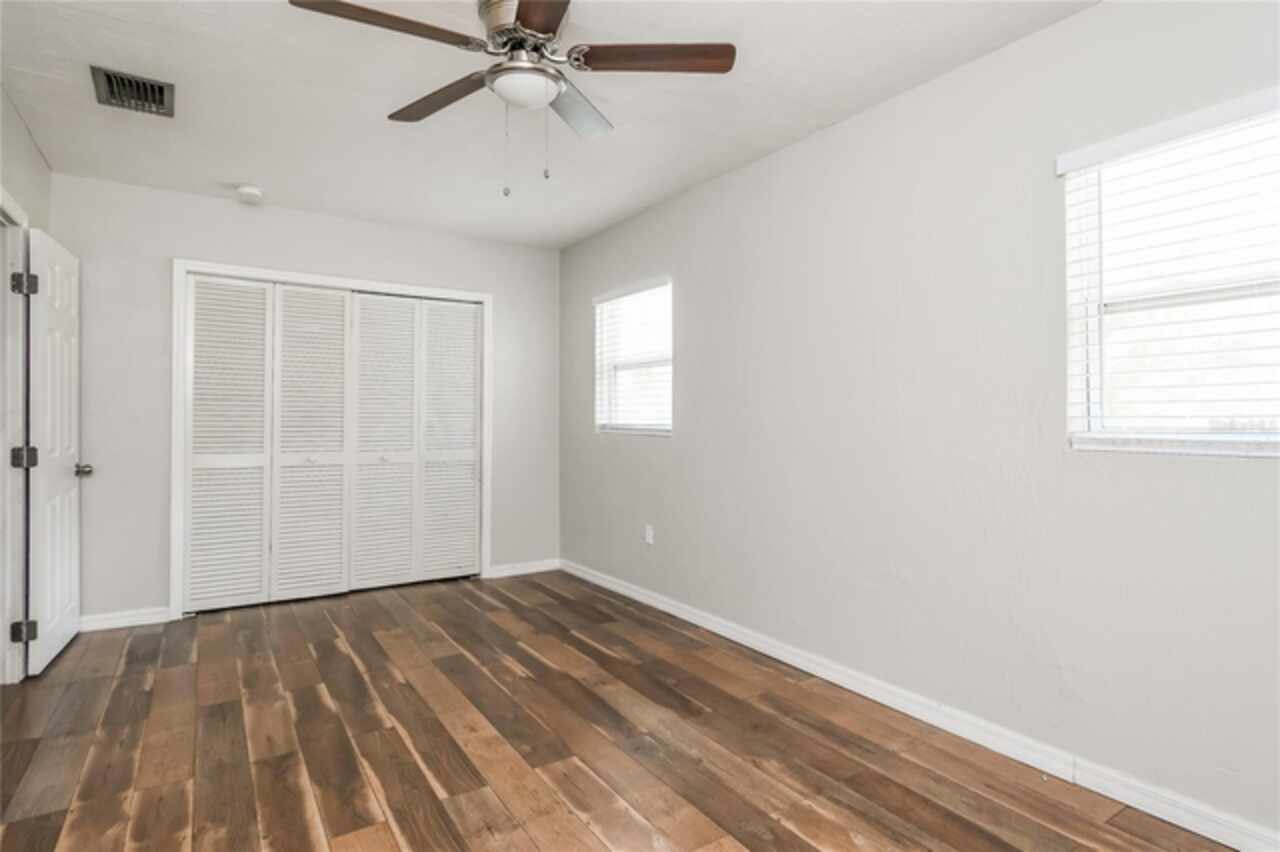 Listing Photo 10