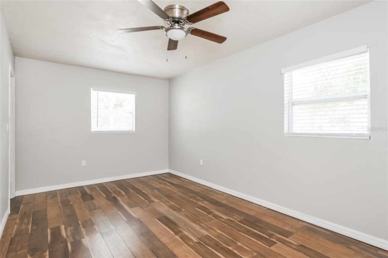 Listing Photo 12