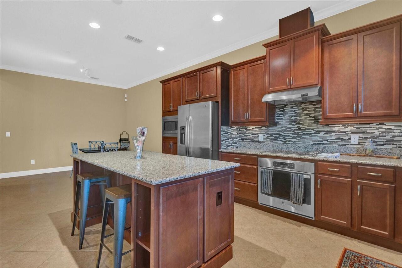 Listing Photo 9