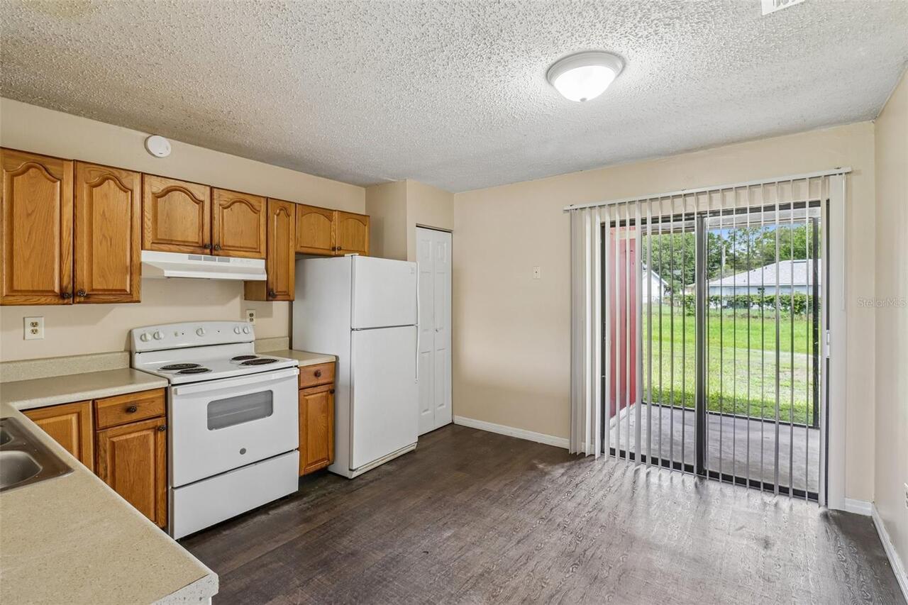 Listing Photo 12