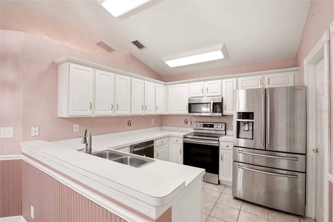 Listing Photo 10