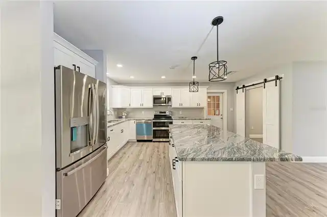 Listing Photo 11