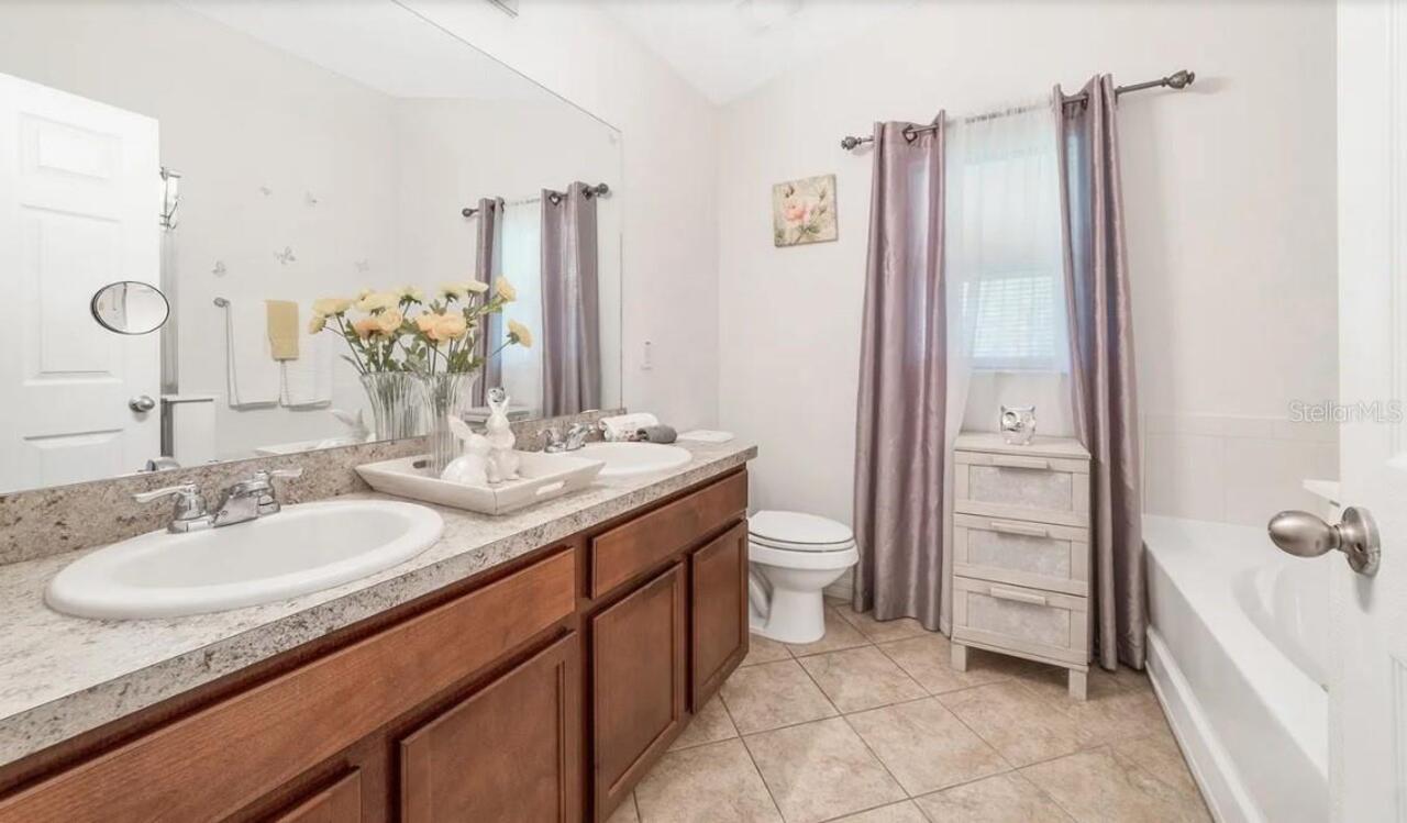 Listing Photo 9