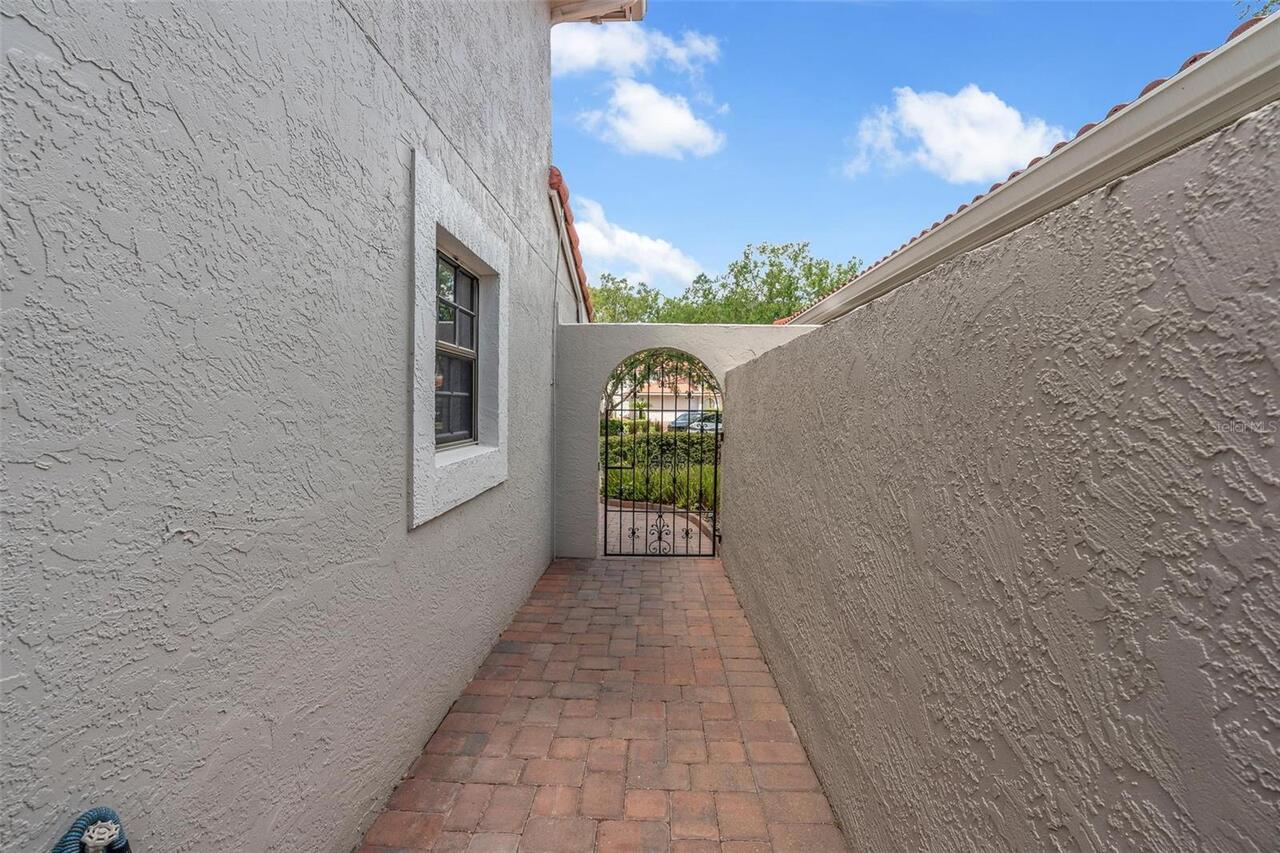 Listing Photo 11