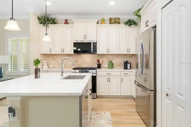 Listing Photo 15