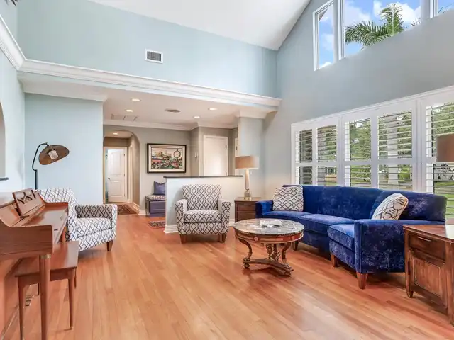 Listing Photo 10