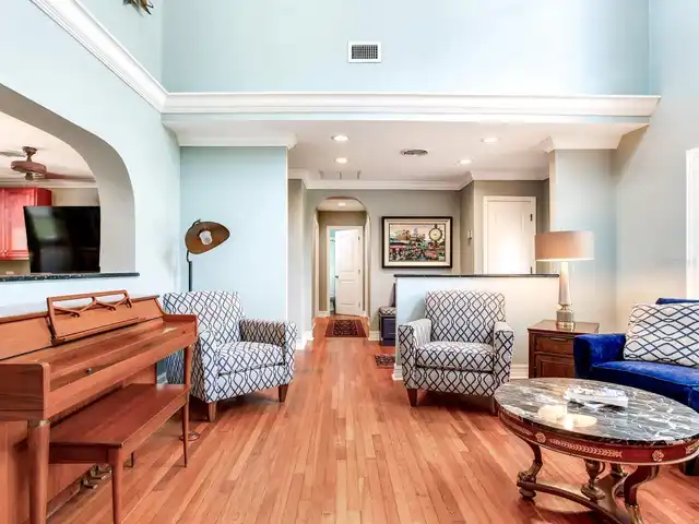 Listing Photo 11