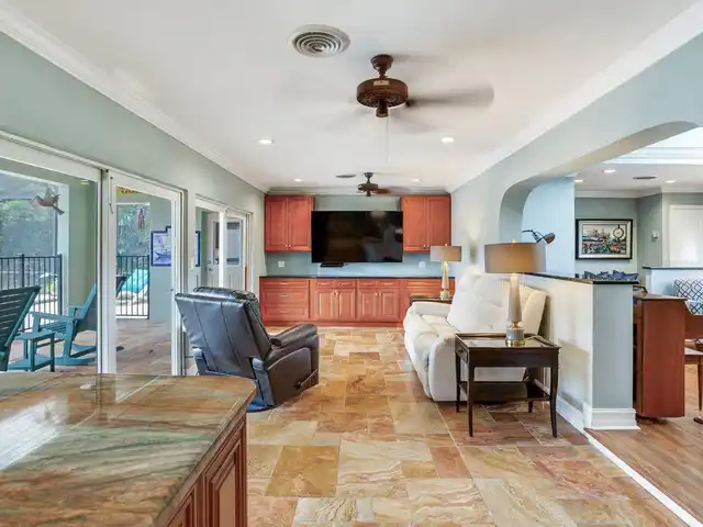 Listing Photo 15
