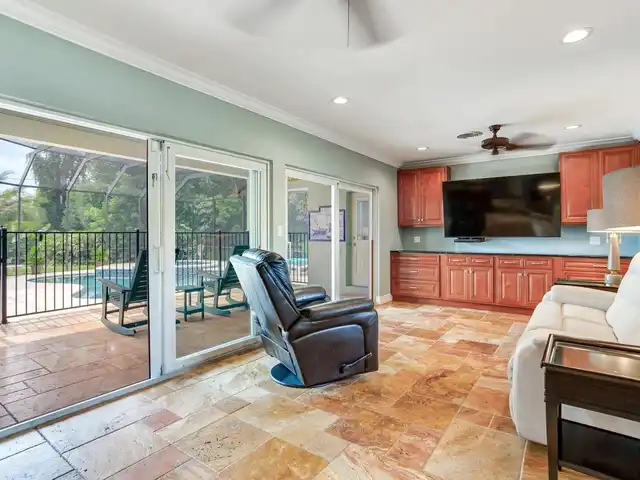 Listing Photo 16