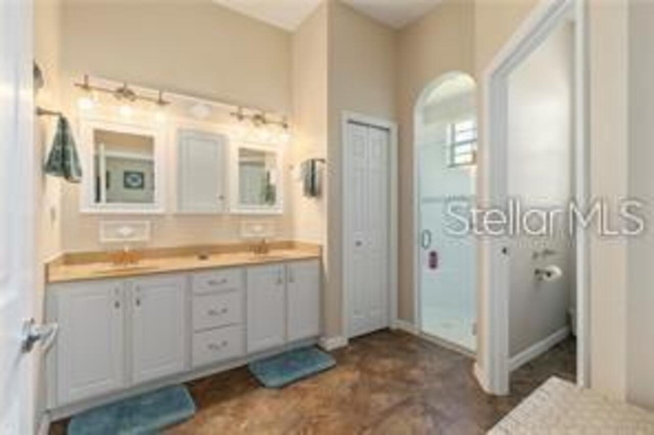 Listing Photo 11