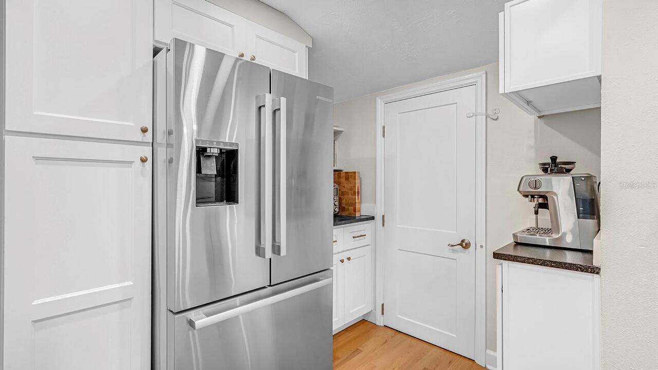 Listing Photo 10