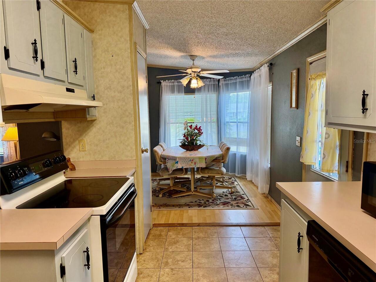 Listing Photo 11