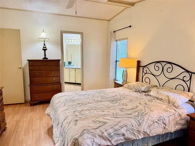 Listing Photo 16