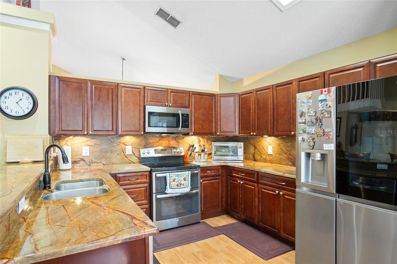 Listing Photo 14