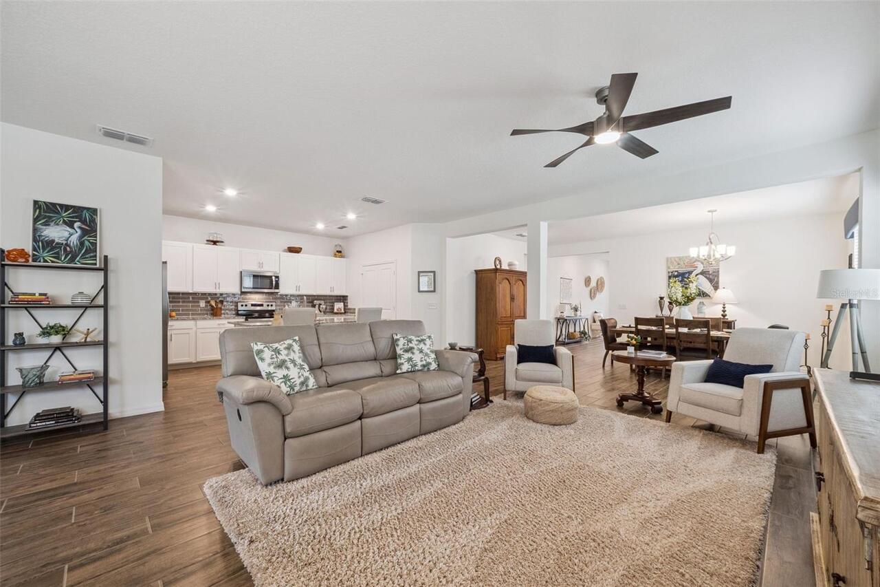 Listing Photo 11