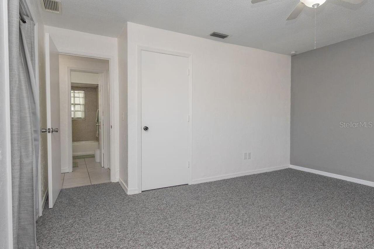 Listing Photo 12