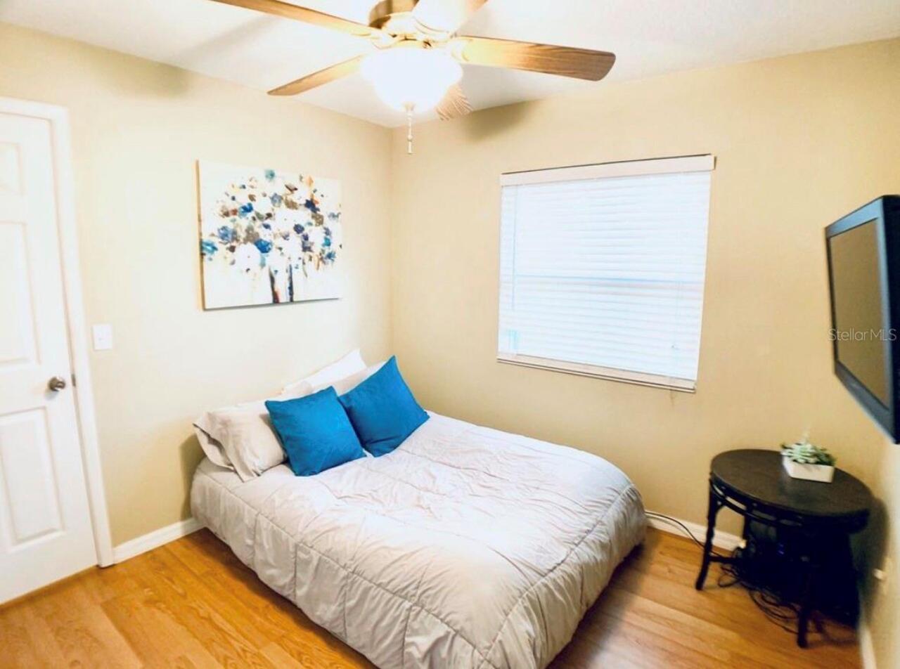 Listing Photo 12