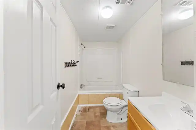 Listing Photo 17