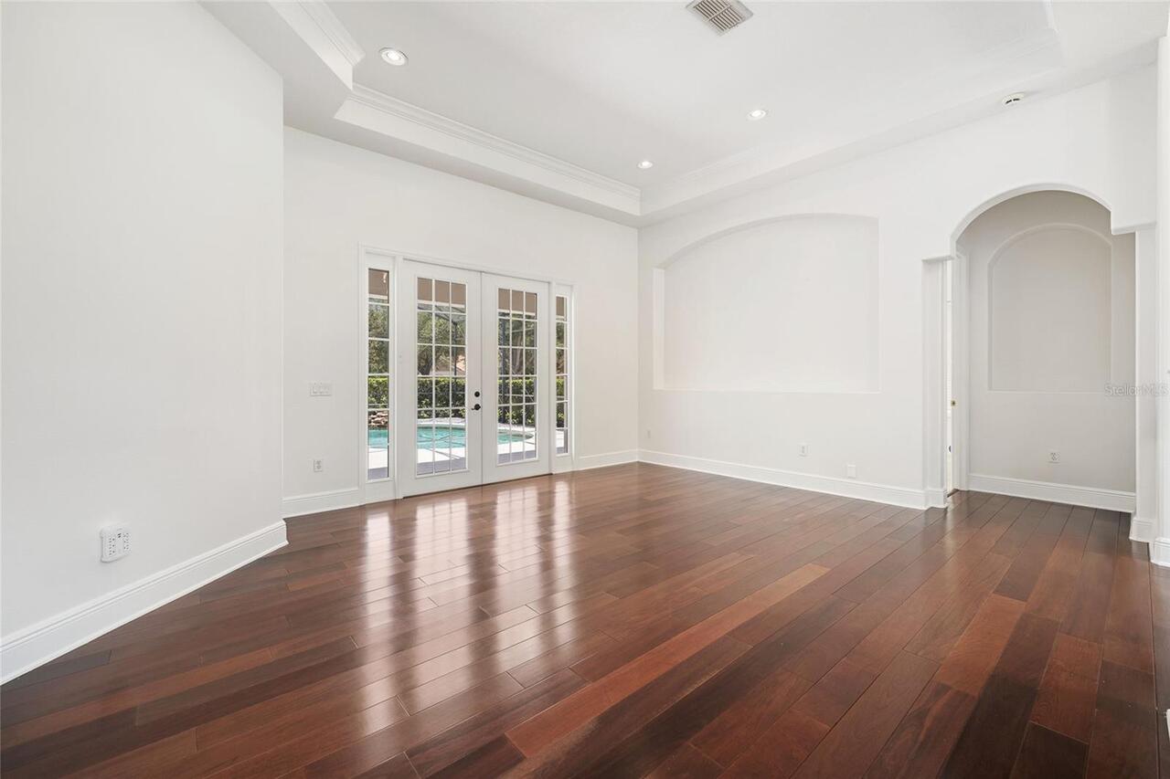 Listing Photo 16
