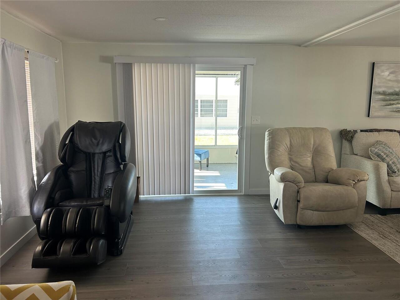 Listing Photo 11