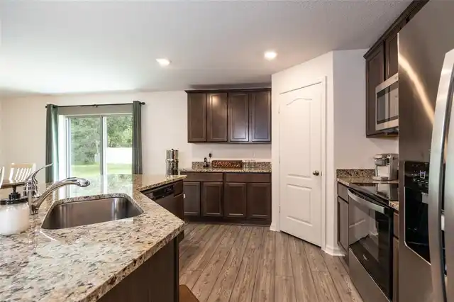 Listing Photo 6