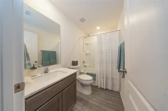 Listing Photo 17