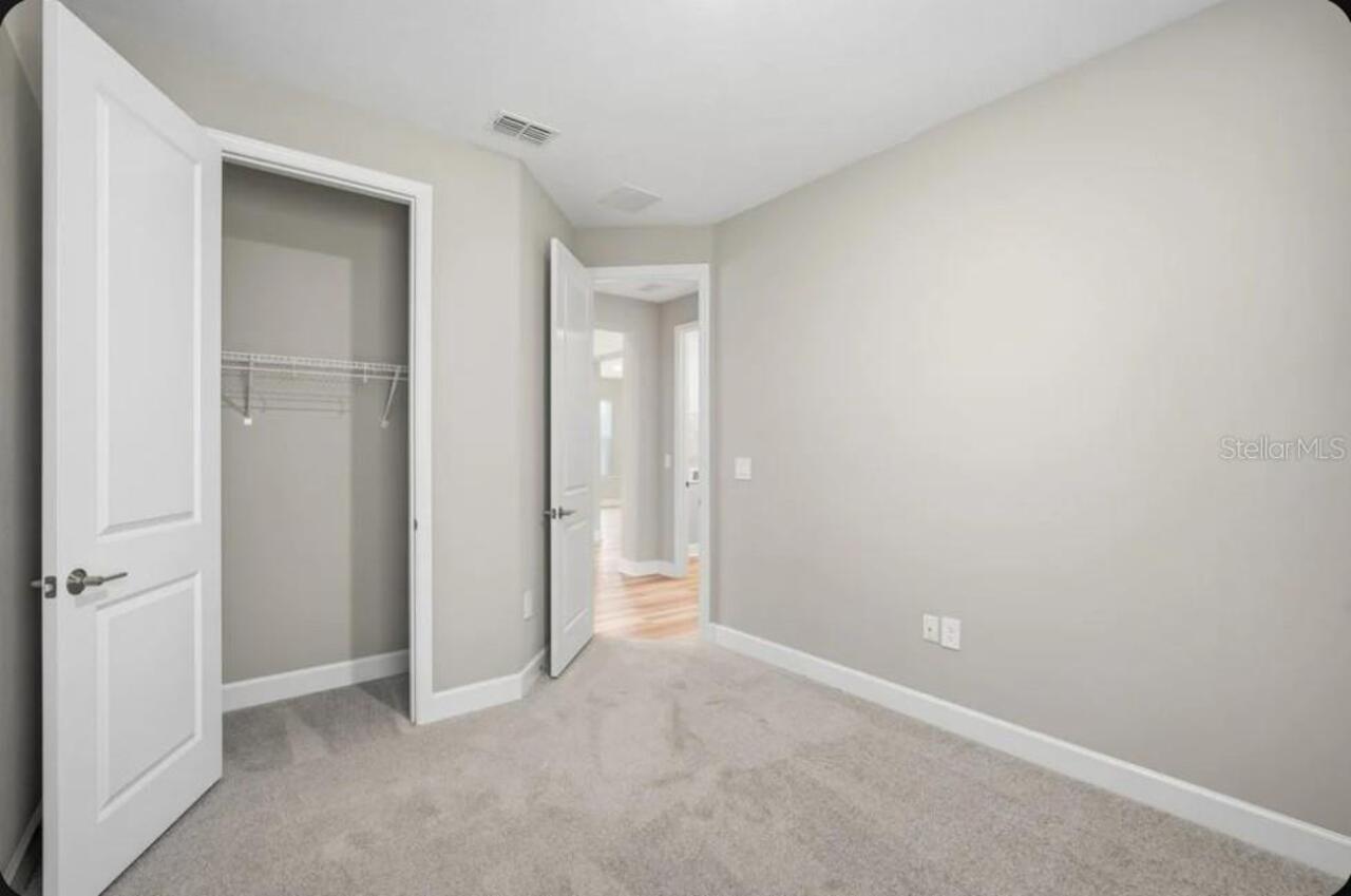 Listing Photo 12